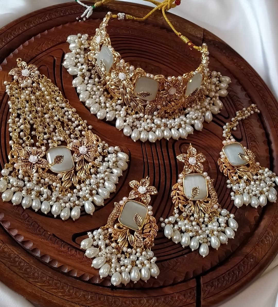 White Kundan Necklace Set with White Pearl Drops, Floral Design & Matching Earrings for Women