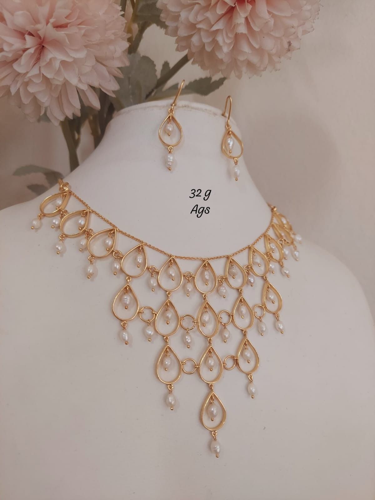 Elegant Gold-Plated Pearl Drop Choker Necklace Set